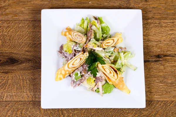 Panqueque Con Hojas Ternera Ensalada —  Fotos de Stock