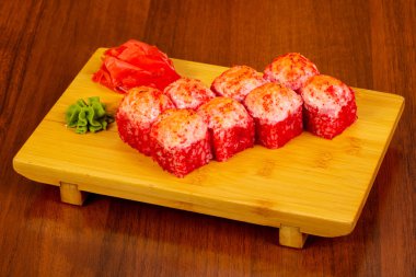 Yengeç eti ile pişmiş rulo