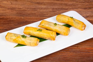 Deniz ürünleri ile Asya böreği