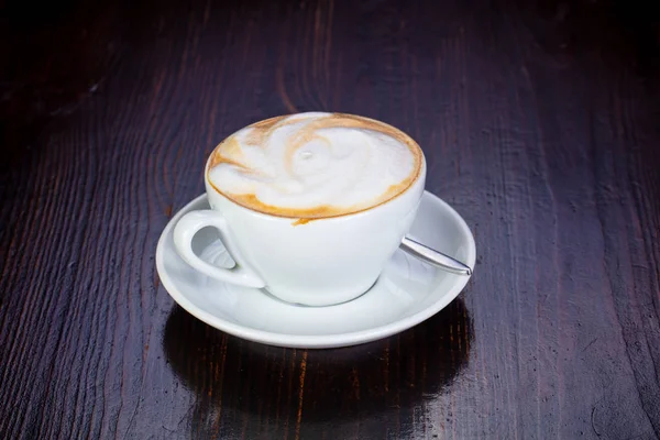 Capuccino Xícara Café Sobre Fundo Madeira — Fotografia de Stock