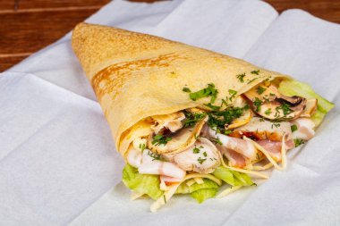 Tavuk jambon, gözleme ve mantar