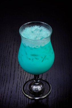 Tatlı nane milkshake bardak