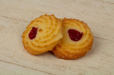 Tatlı kurabiyeler, ahşap arka plan.