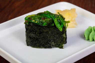 Japon geleneksel suşi Chukka gunkan