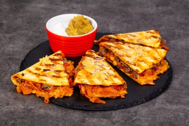 Mexican quesadilla tortilla - et, sebze