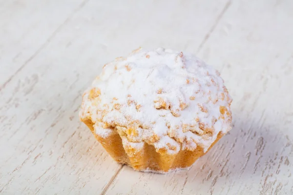 Muffin Manis Atas Latar Belakang Kayu — Stok Foto