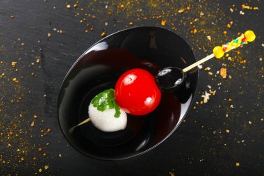 Kanepe domates ve mozarella peyniri