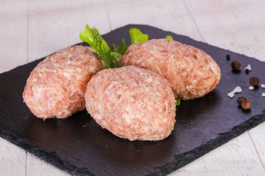 Çiğ Domuz pirzola - kıyılmış et