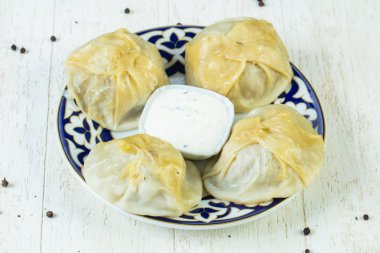 Mantı - Asya köfte soslu