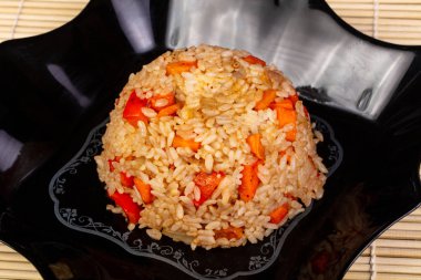 Tyahan sebze ile lezzetli tabak