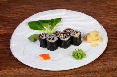 Suşi Unagi maki ile yılan balığı
