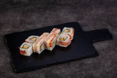 Japon rulo sosis ve peynir ile