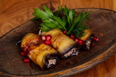 Patlıcan rulo tavuk ve peynir ile