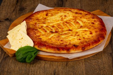 Ev yapımı geleneksel lezzetli Osetya pasta