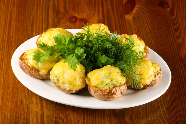 Batata Assada Com Queijo Ervas — Fotografia de Stock