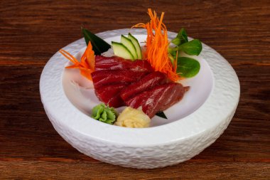 Japon soğuk suşi orkinos ile