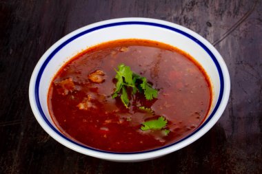 Domates çorbası et ve fasulye ile