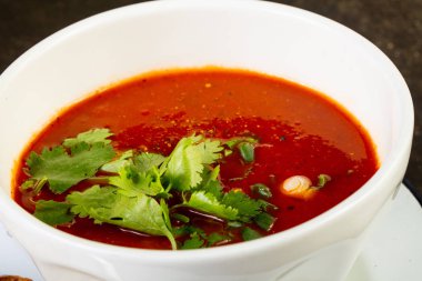 Salantro ile soğuk İspanyol gazpacho çorbası