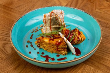 Estragon hizmet lezzetli tatlım pasta