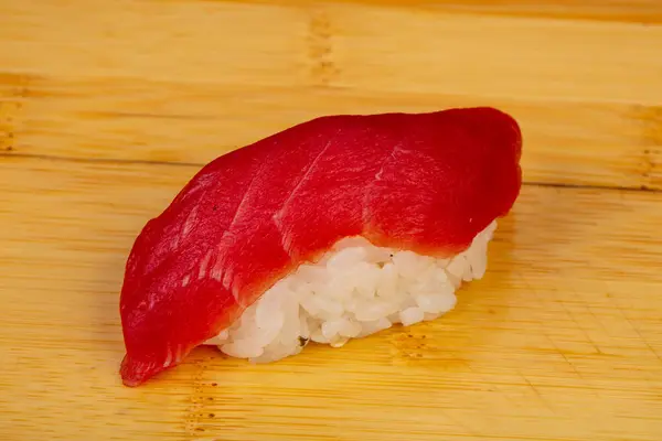 Heerlijke Tonijn Sushi Met Rijst — Stockfoto