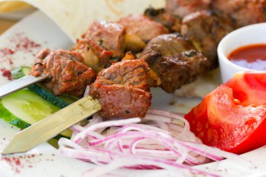 Sığır eti Barbekü soğan ve sos ile