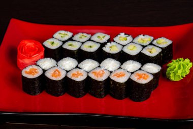 Japon geleneksel rulo ve suşi ayarla