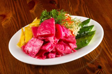 Pickked sebze - lahana, biber, salatalık