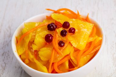 Cranberrys iştah açıcı turşusu salatası