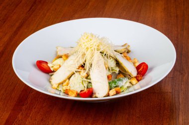 Lezzetli ceasar Salata tavuk