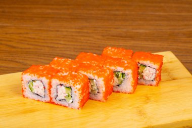 Lezzetli California sushi roll seti