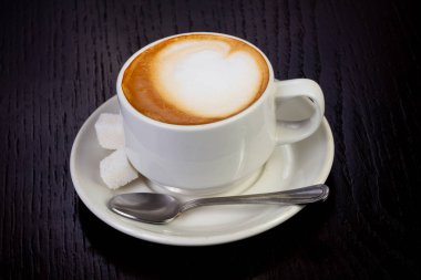 Lezzetli fincan sütlü kahve