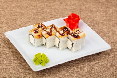 Japon geleneksel soğuk yılan balığı rulo