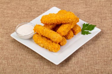 Kızarmış peynir sos ile sopa