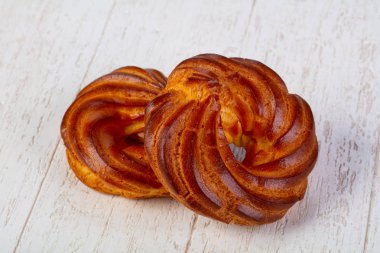 Tatlı tastu topuz reçel ile