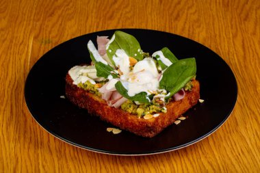 Jambon ve Peynirli börek