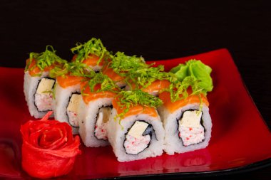 Japon geleneksel rulo somon ile