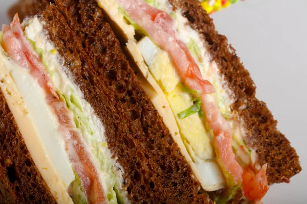 Club Sandwich Met Vlees Kaas Groenten — Stockfoto