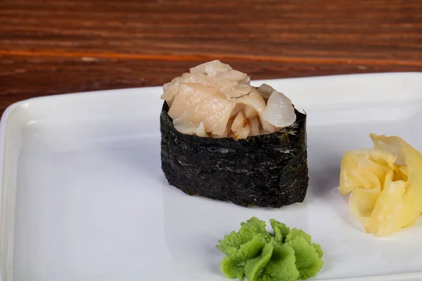 Sushi Gunkan Japonês Com Dorado — Fotografia de Stock