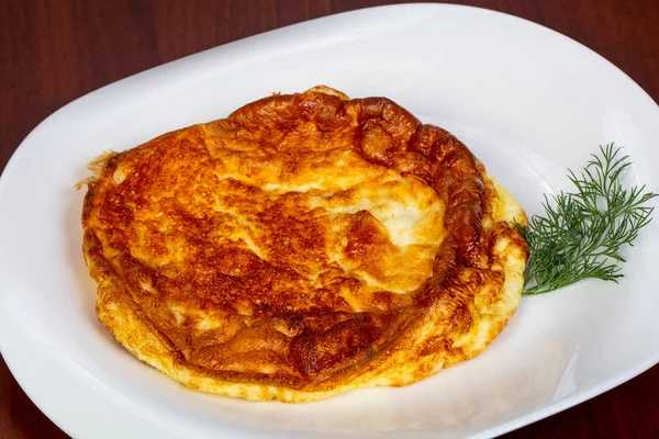 Dereotu omlet plaka servis