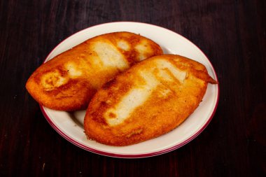 İki patates gözlemesi plaka