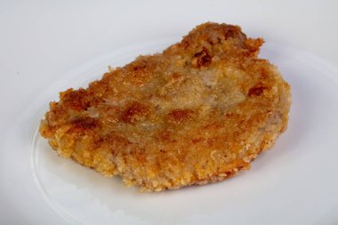 Kavrulmuş domuz şnitzel plaka
