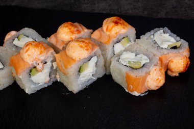 Japon geleneksel rulo somon ile