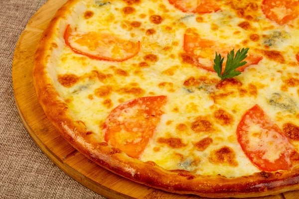 Pizza Margarita Com Queijo Tomate — Fotografia de Stock