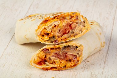 Et, sos ve salata ile iştah açıcı Calypso