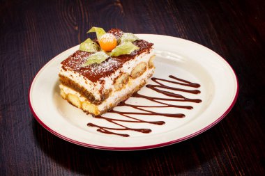 Chokolate servis ünlü Tiramisu pasta