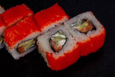 Ton balığı ile Japon geleneksel rulo 