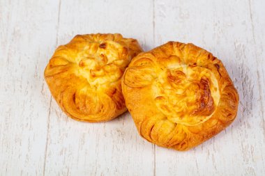 Tatlı tastu topuz reçel ile