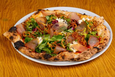 Hamon ve buratta pizza