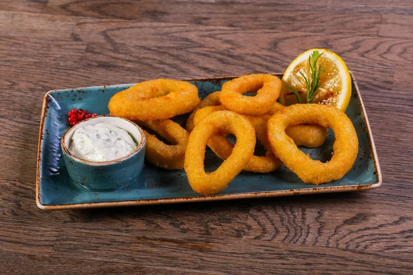 Squid Rings Sauce Served Lemon — Stock Photo, Image