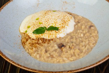 Risotto beyaz mantar ve krema ile